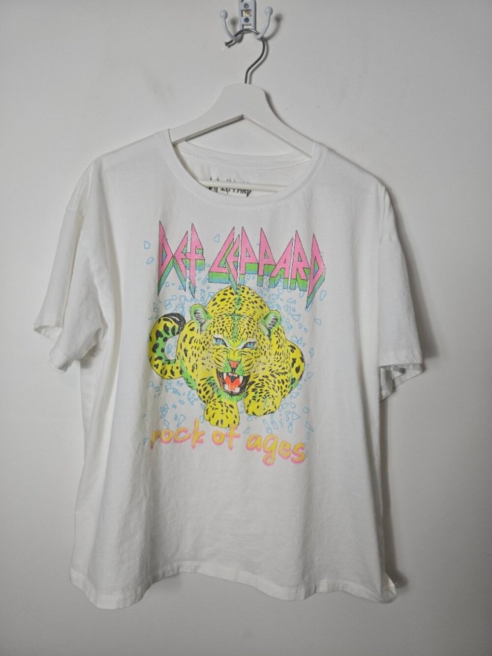 Def Leppard Women's Short Sleeve T-Shirt Size L Rock of Ages Neon